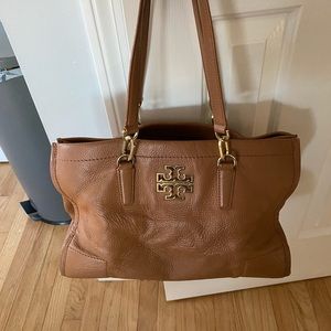 Tory Burch Shoulder purse.